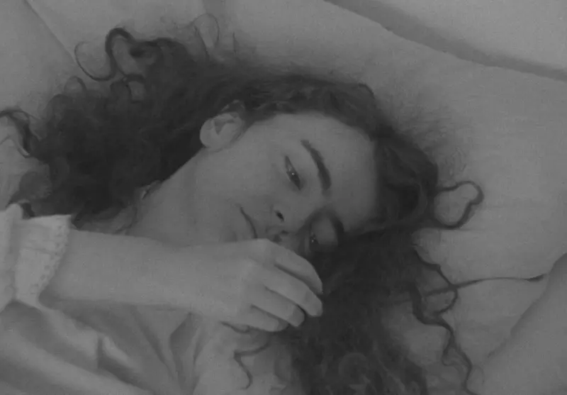 Měla vlasy samou loknu — 2